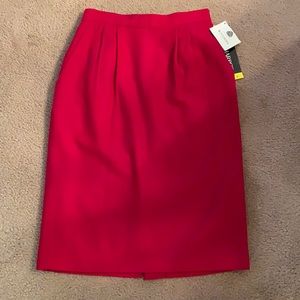 Sag Harbor wool skirt, size 8, red, slit pockets in front.
